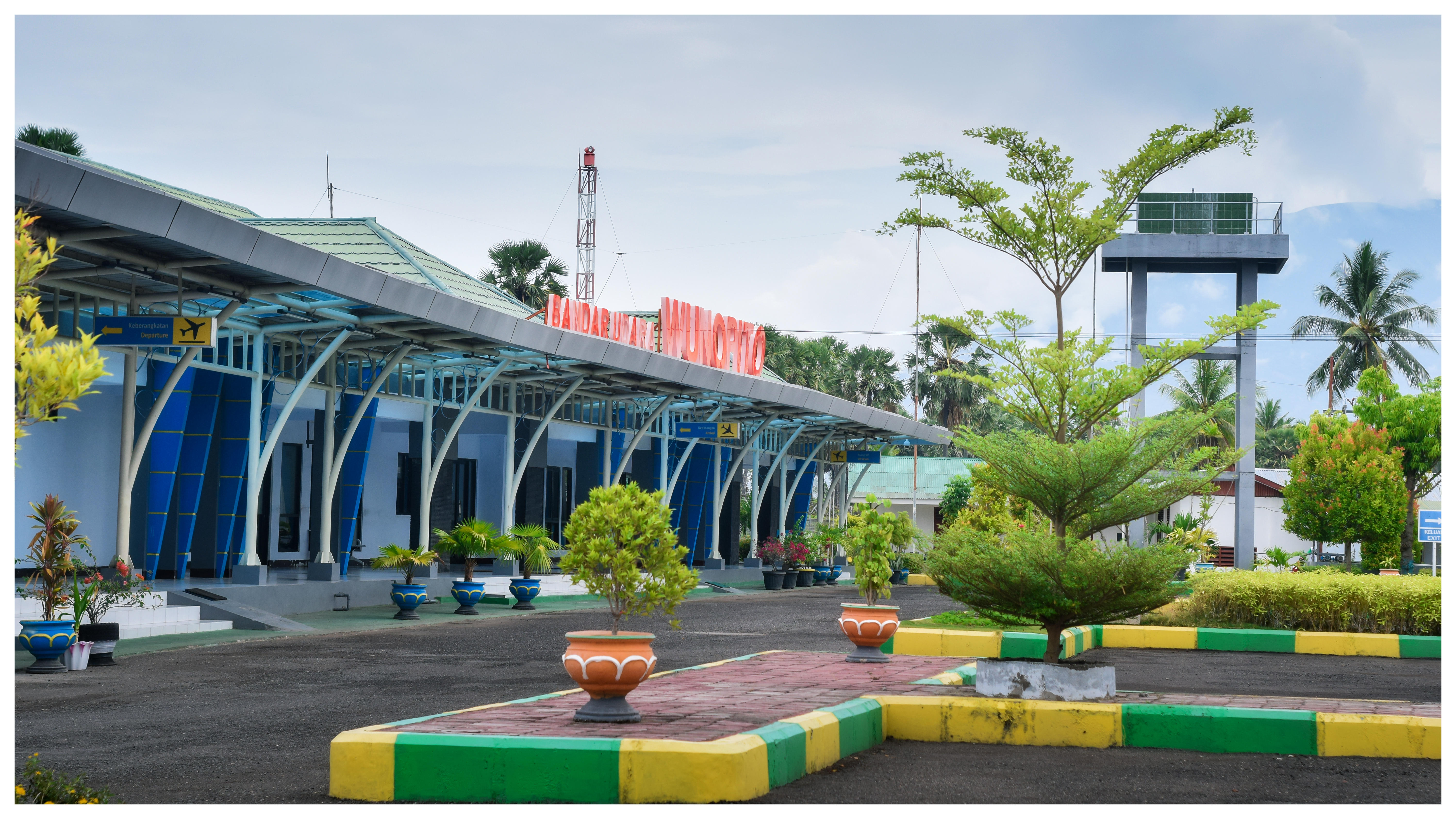 Foto Bandara GEDUNG TERMINAL SISI DARAT