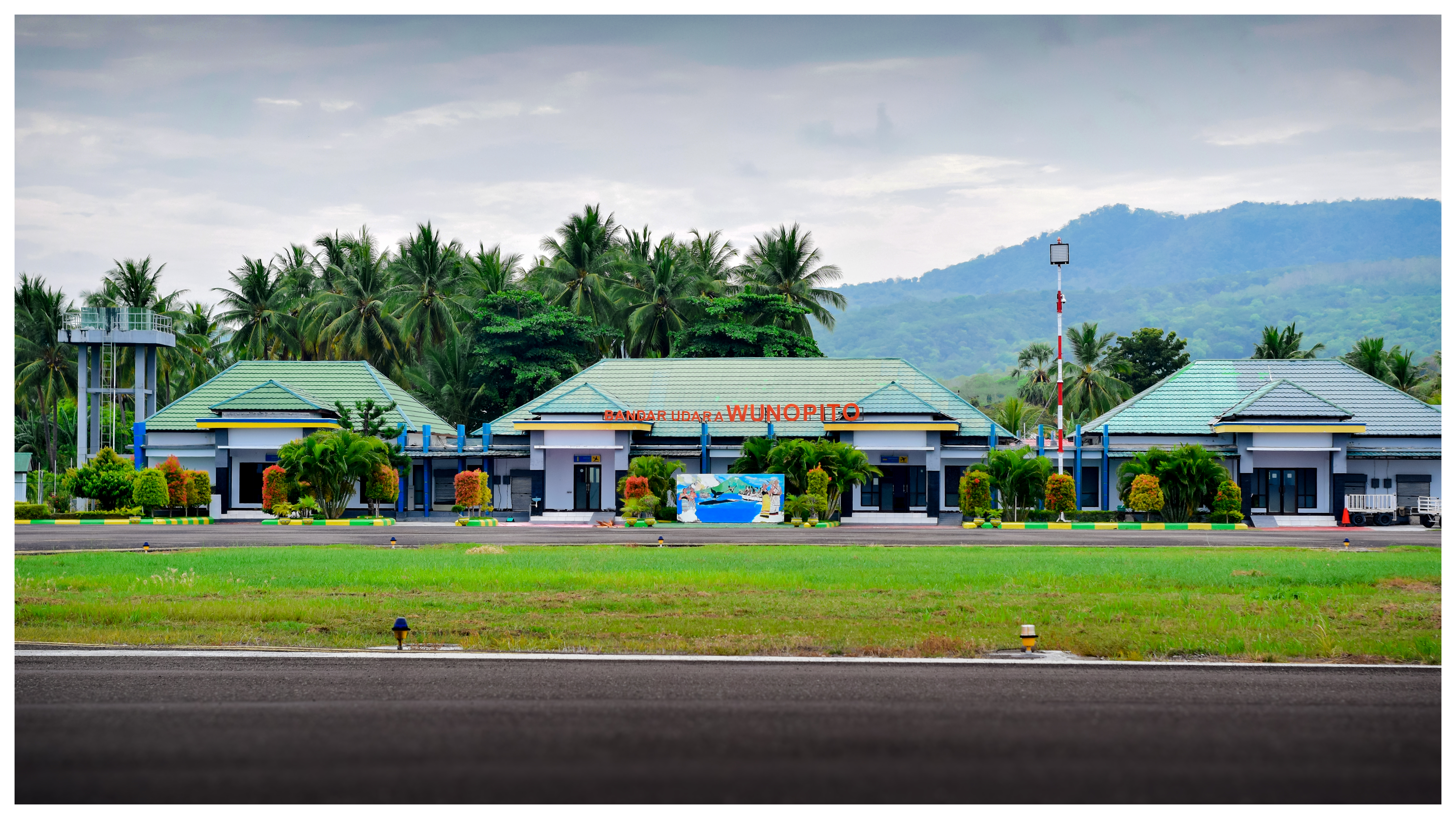 Foto Bandara GEDUNG TERMINAL SISI UDARA