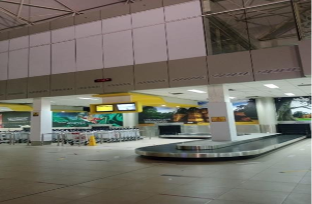 Foto Bandara Conveyor Belt Ruang Kedatangan