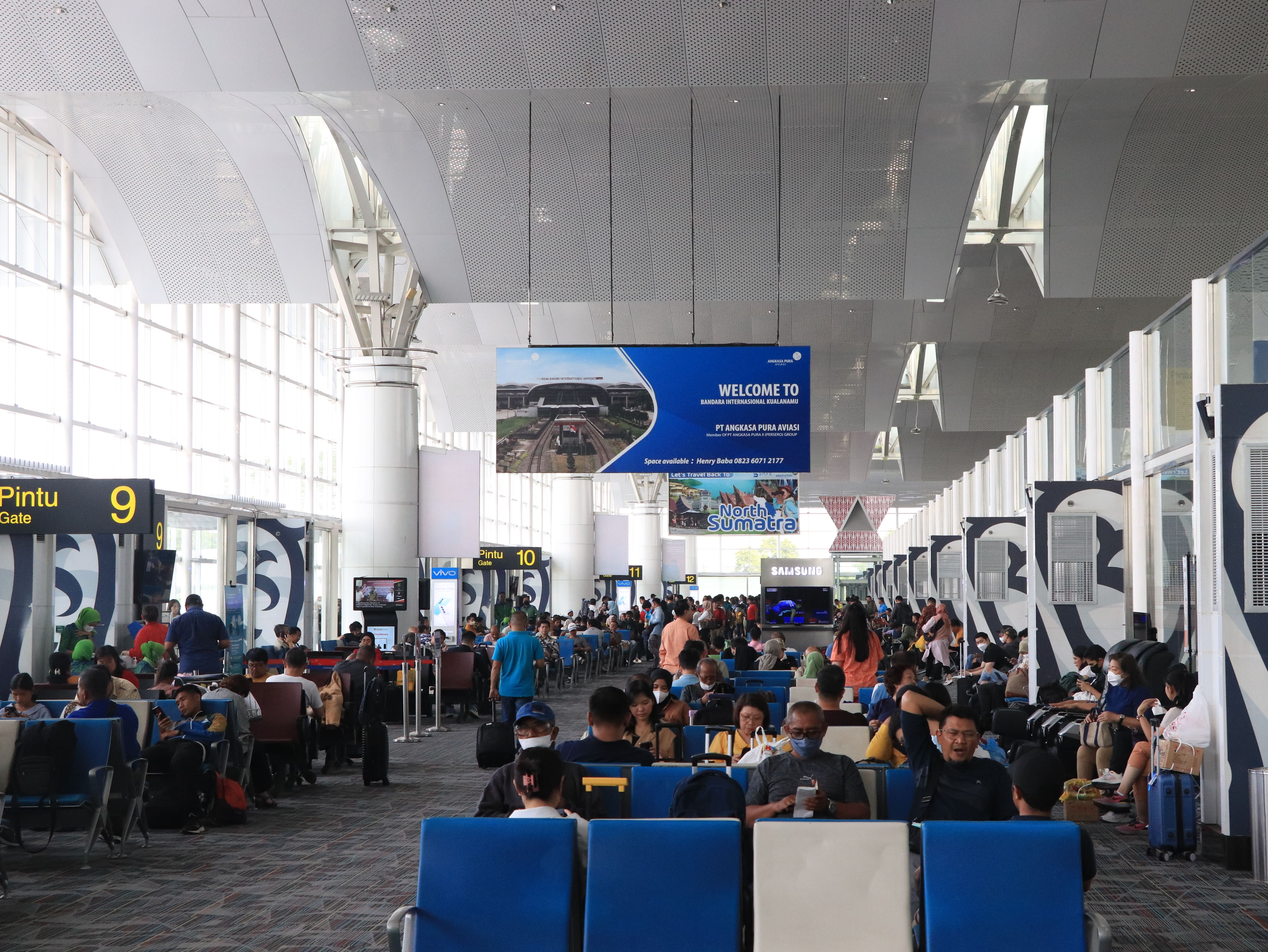 Foto Bandara Ruang Tunggu Bandar Udara Kualanamu - Medan